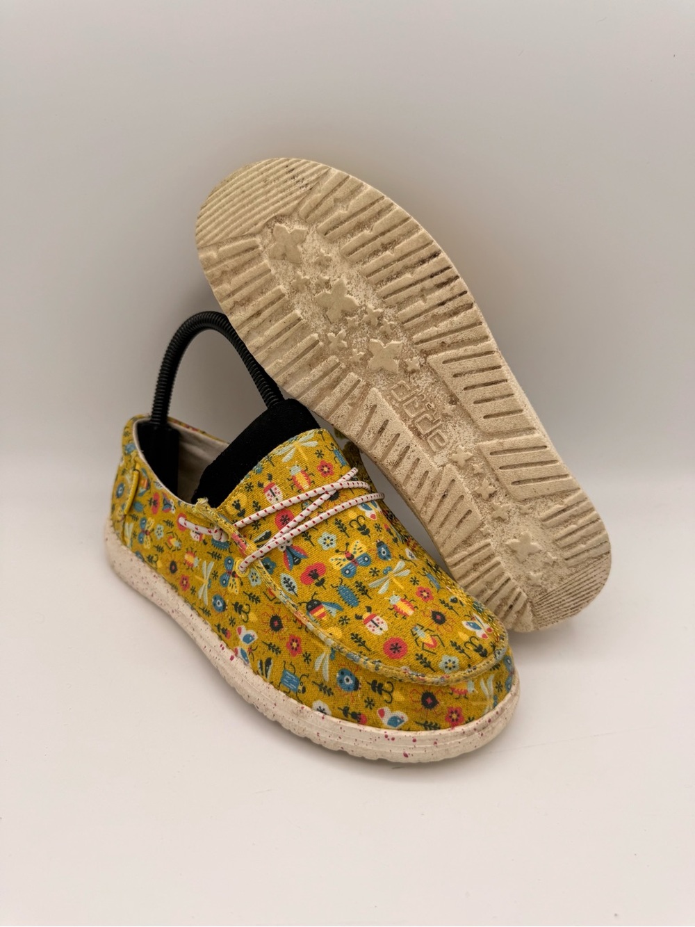Youth Girls Hey Dude Wendy Youth Yellow Bugs Slip-On Shoes Size 3 (Women's‎ 4)